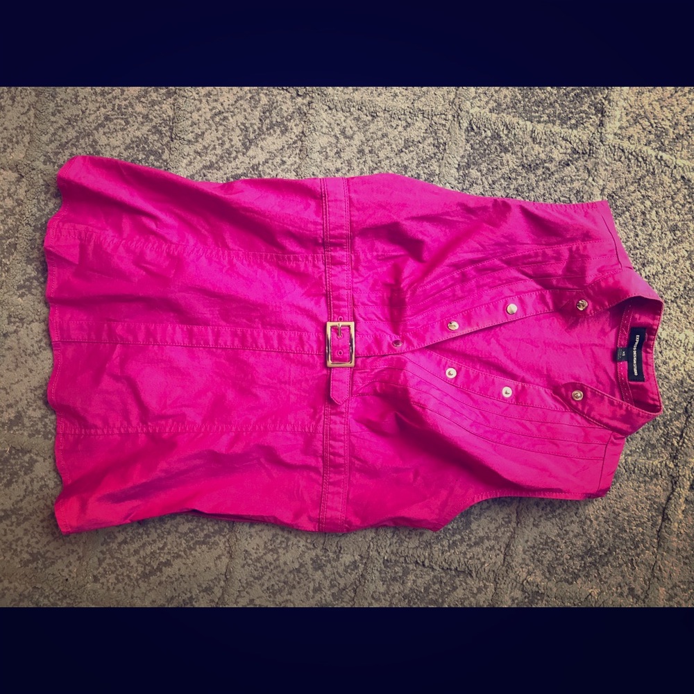 Sleeveless blouse